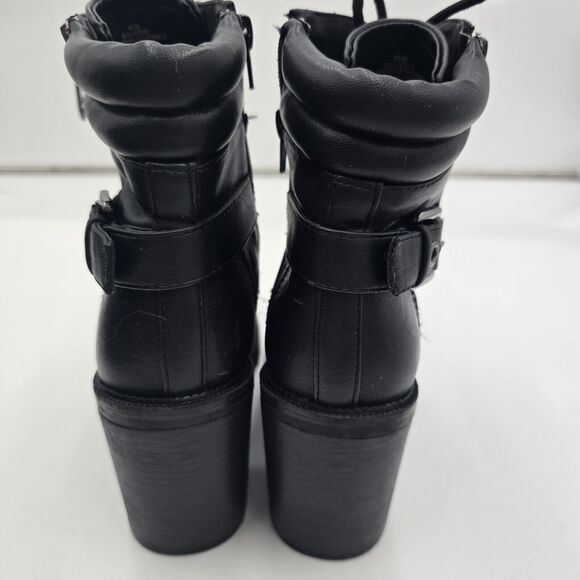 Guess Jaydyn Boots 8.5M Black Faux Leather Lug Sole Combat Goth Grunge Vampire - Picture 6 of 16